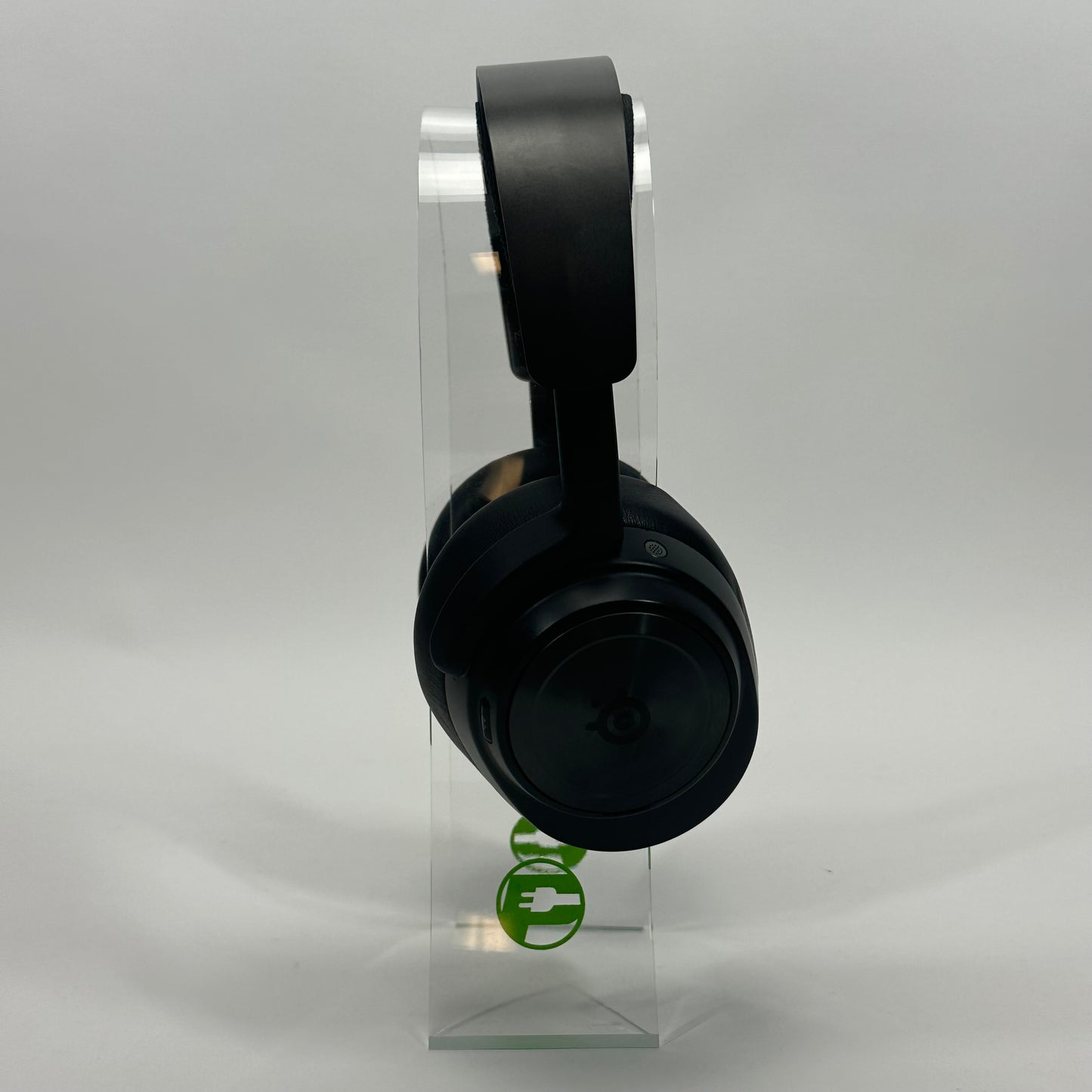SteelSeries Arctis Nova Pro Black Wired Gaming Headset Xbox One / PC