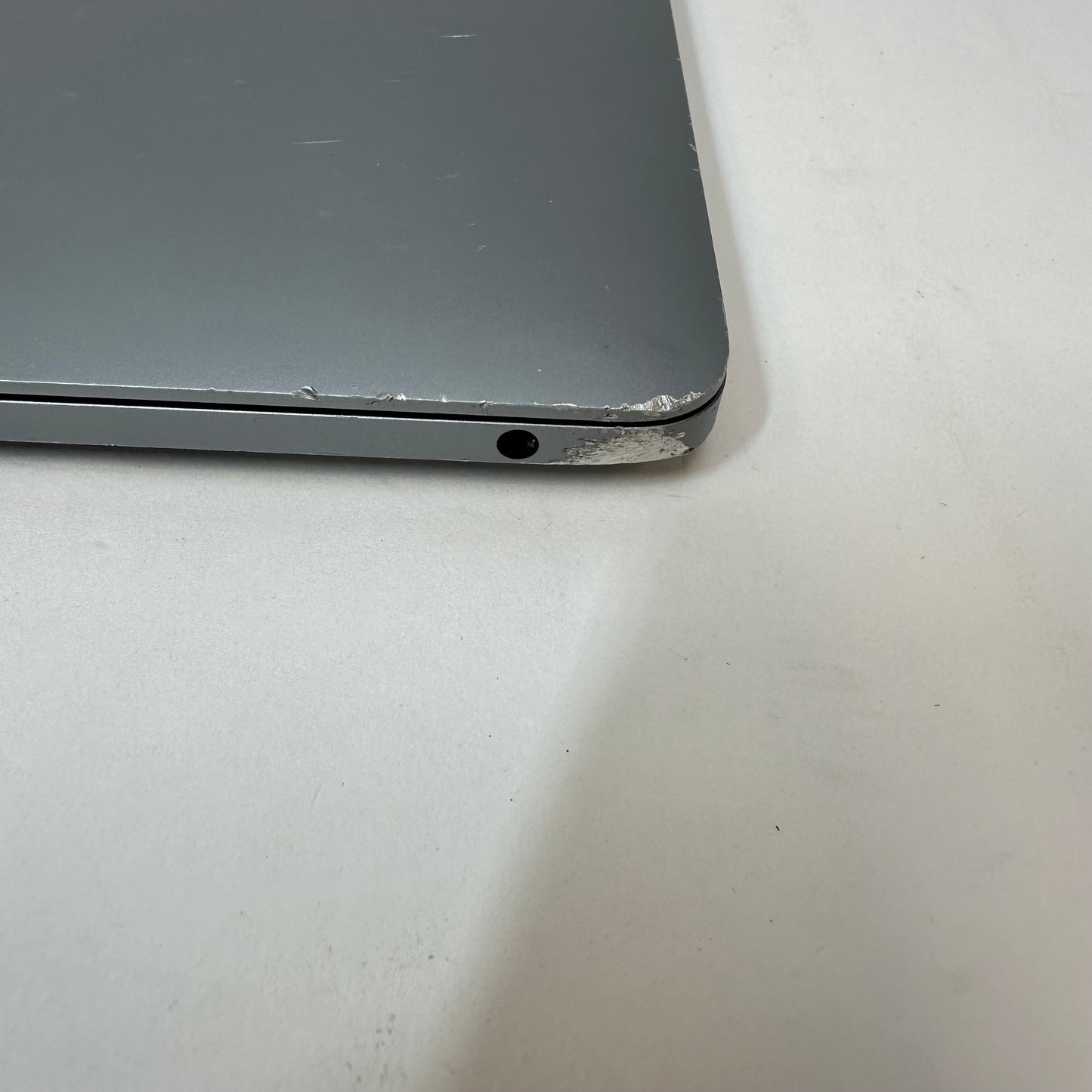 2022 Apple MacBook Pro 13.3" M2 8C GPU 3.5GHz 8GB RAM 256GB SSD A2338