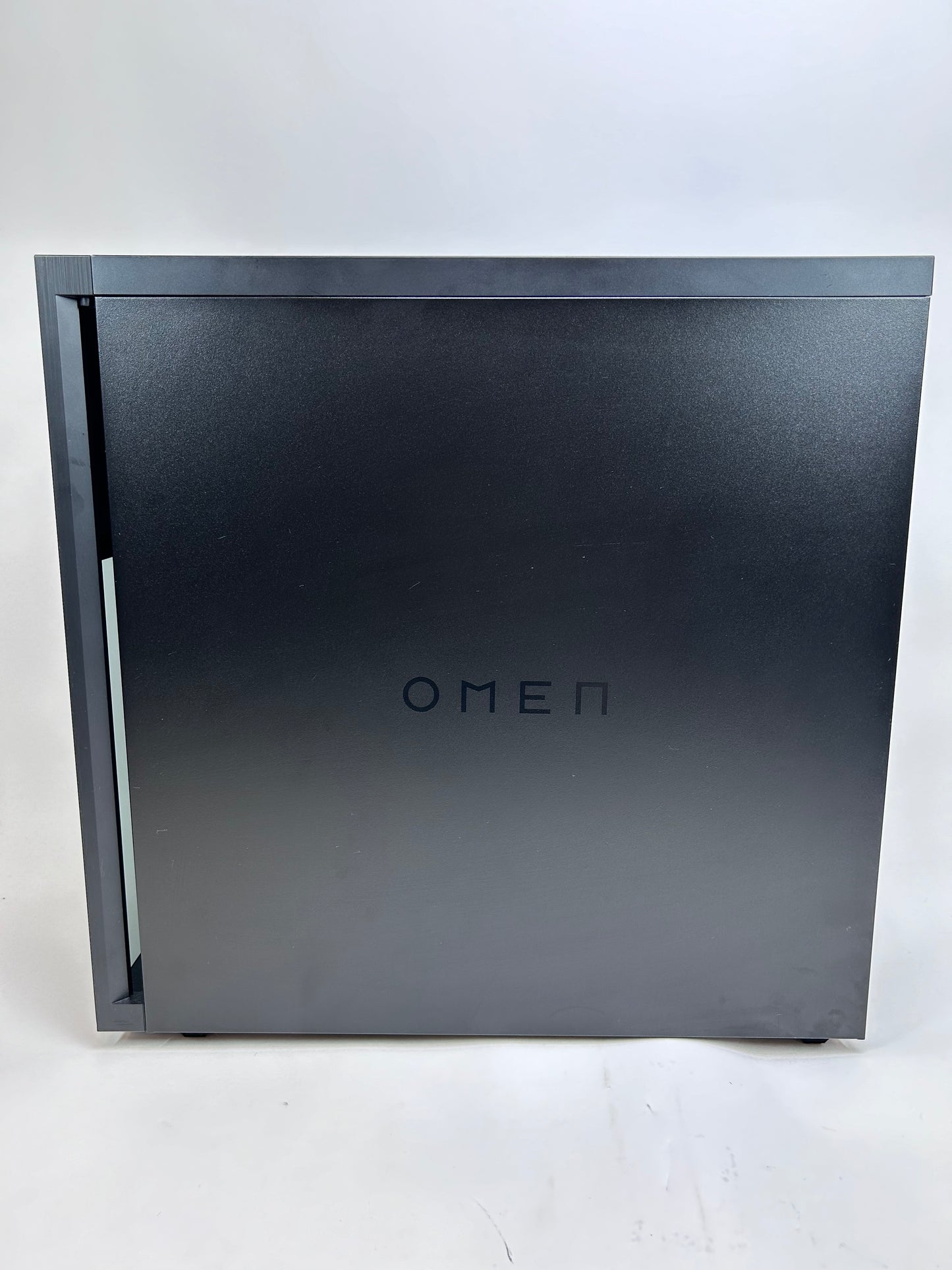 HP Omen 40L GT21-1324 Ryzen 7-7700 3.8Ghz 16GB RAM 1TB SSD Nvidia GeForce RTX 4060 Ti